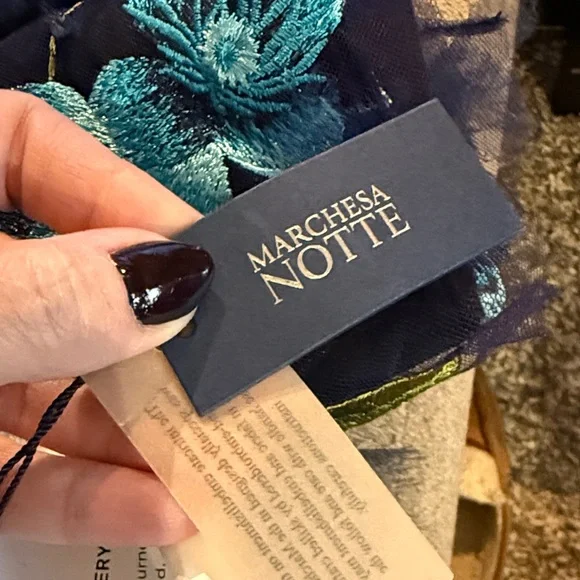 Elegant Floral Embroidered Mini Dress Marchesa Notte - Picture 6 of 6